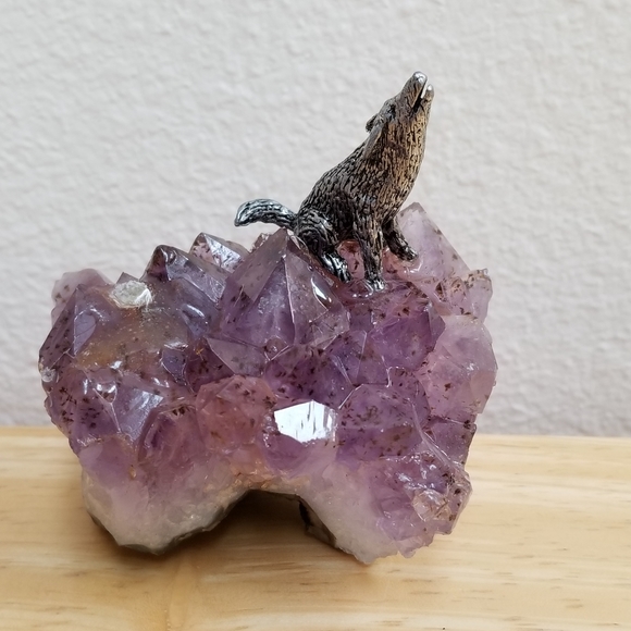 #1148 Rare Collectible Real Amethyst with Wolf - Picture 1 of 12